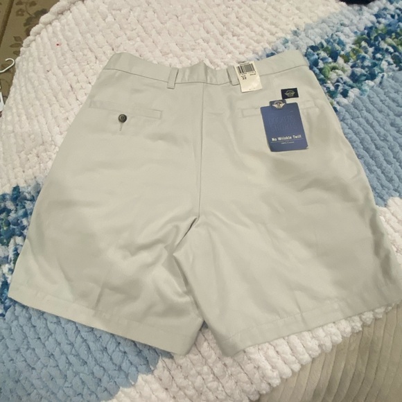Dockers Gray Flat Front Shorts Casual Style- Men’s waist 32 (NWT) - Picture 7 of 8